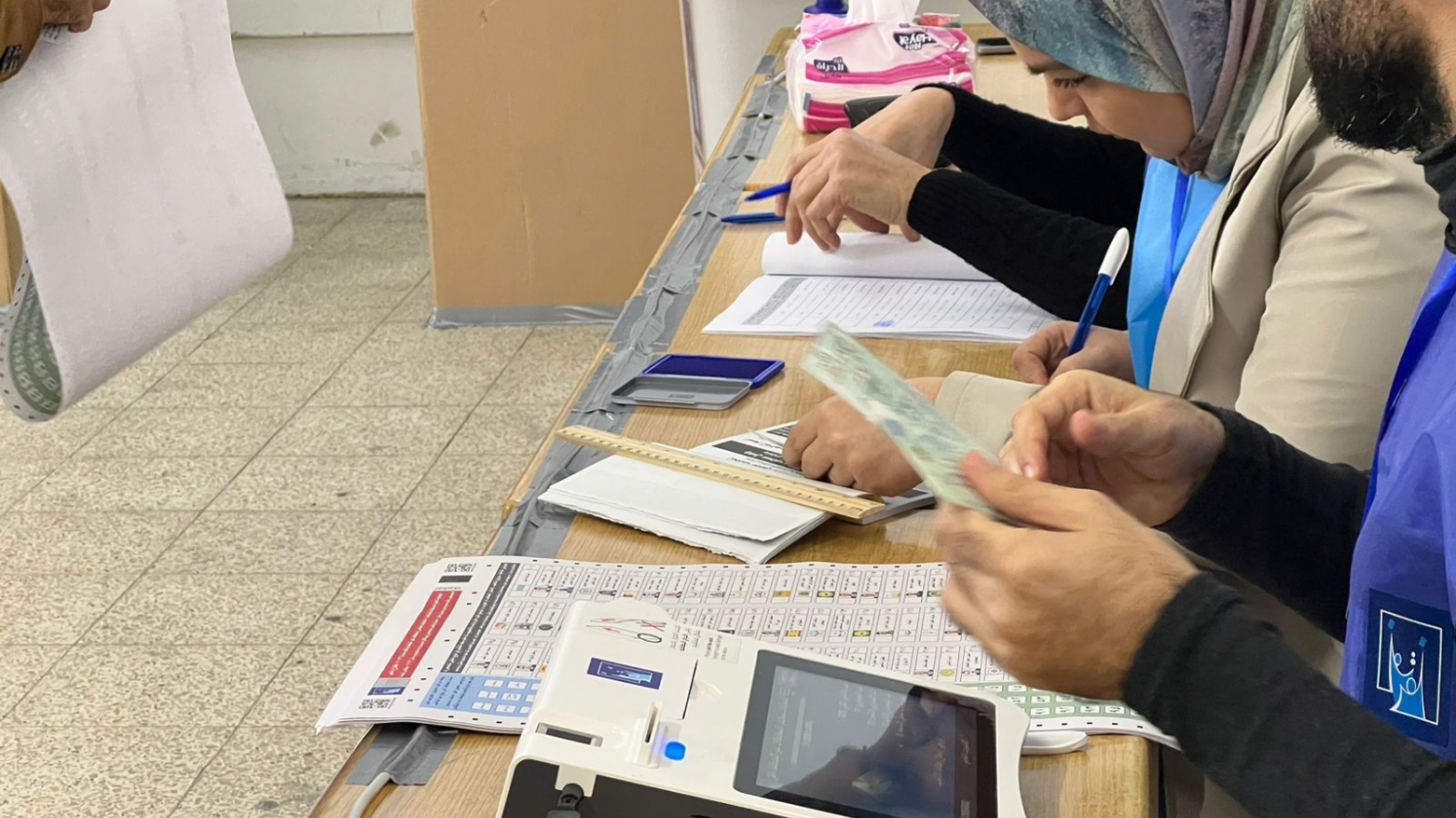انتخابات العراق| نسبة المشاركة بلغت 38 بالمئة وتوقّعات بارتفاعها قبل الإغلاق